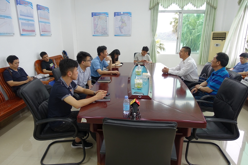 1519702809770011063-original.jpg 媒体记者采访省抗洪抢险水文应急监测机动大队.jpg